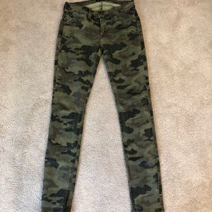 Camo skinny jeans